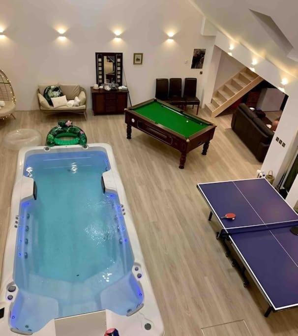 רות'סיי Island Seaview Villa With Swim Spa & Sauna מראה חיצוני תמונה